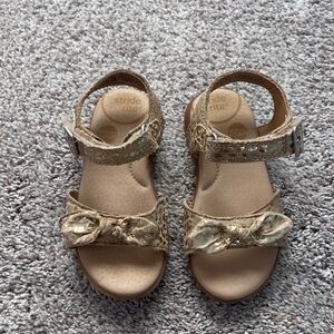 Stride Rite Whitney Leopard Print Sandals sz 8 toddler